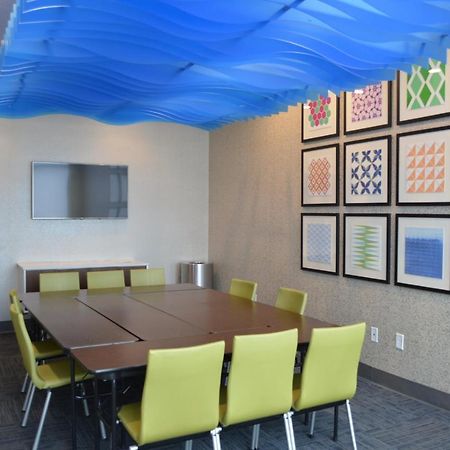 Holiday Inn Express & Suites - Charlotte Ne - University Area By Ihg Exteriör bild