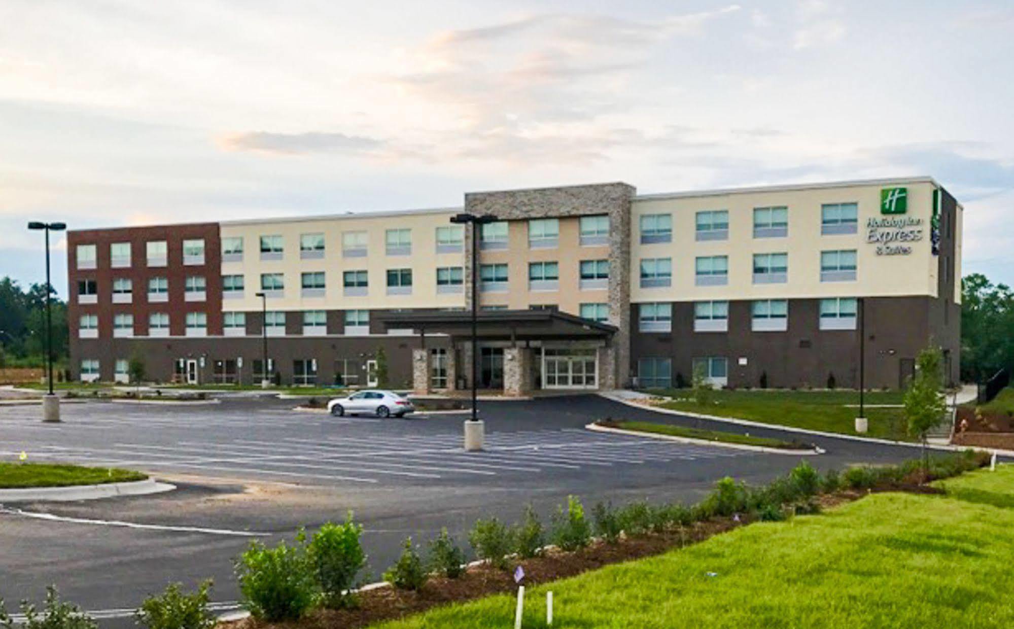 Holiday Inn Express & Suites - Charlotte Ne - University Area By Ihg Exteriör bild