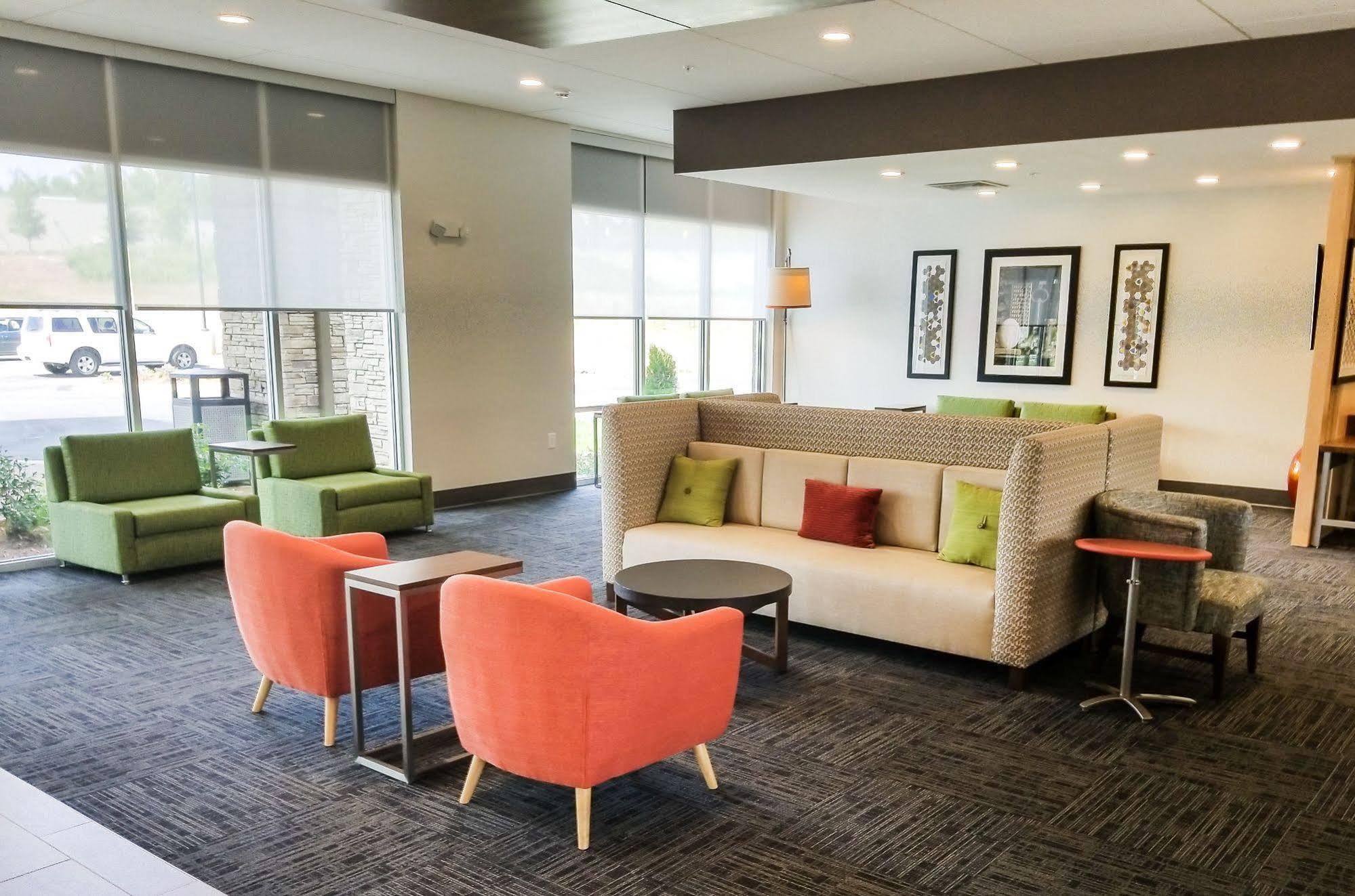 Holiday Inn Express & Suites - Charlotte Ne - University Area, An Ihg Hotel Exteriör bild