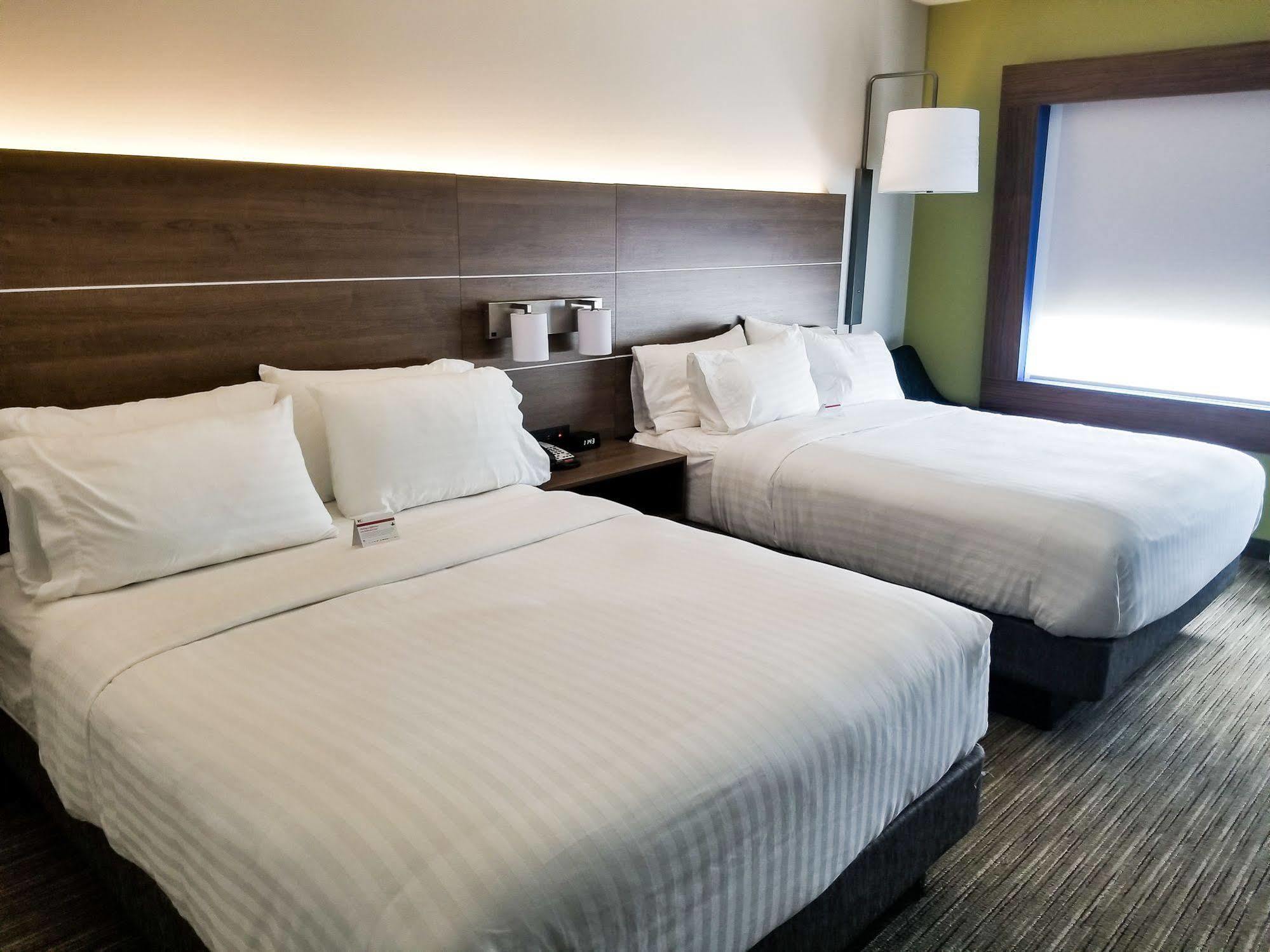 Holiday Inn Express & Suites - Charlotte Ne - University Area, An Ihg Hotel Exteriör bild