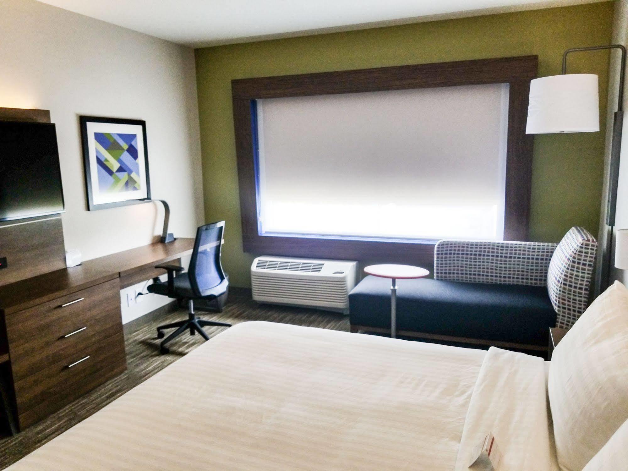 Holiday Inn Express & Suites - Charlotte Ne - University Area, An Ihg Hotel Exteriör bild