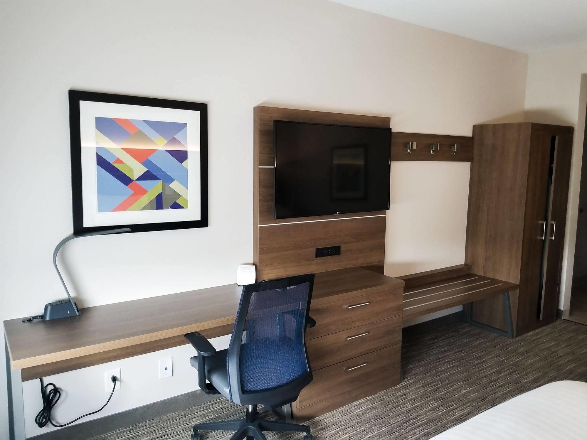 Holiday Inn Express & Suites - Charlotte Ne - University Area, An Ihg Hotel Exteriör bild