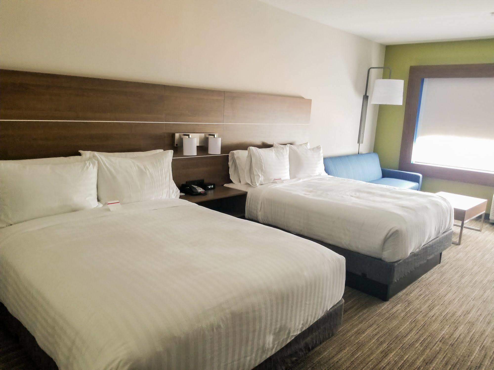 Holiday Inn Express & Suites - Charlotte Ne - University Area, An Ihg Hotel Exteriör bild