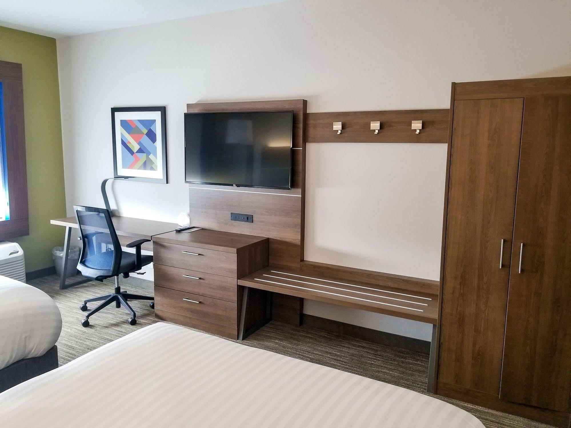 Holiday Inn Express & Suites - Charlotte Ne - University Area, An Ihg Hotel Exteriör bild