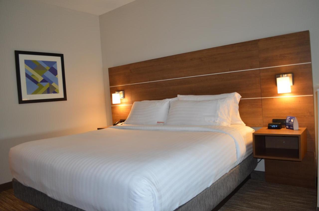 Holiday Inn Express & Suites - Charlotte Ne - University Area By Ihg Exteriör bild