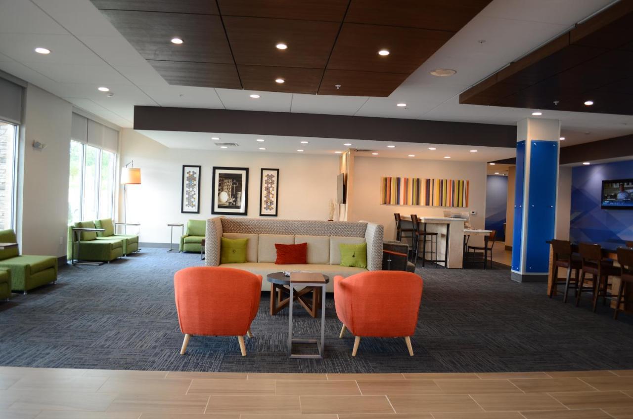 Holiday Inn Express & Suites - Charlotte Ne - University Area, An Ihg Hotel Exteriör bild