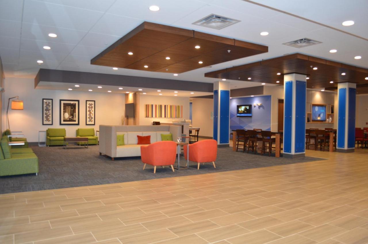 Holiday Inn Express & Suites - Charlotte Ne - University Area, An Ihg Hotel Exteriör bild