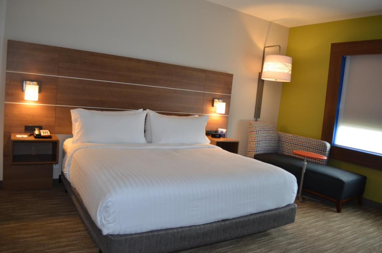Holiday Inn Express & Suites - Charlotte Ne - University Area, An Ihg Hotel Exteriör bild